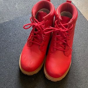 Fila 6.5 red boots